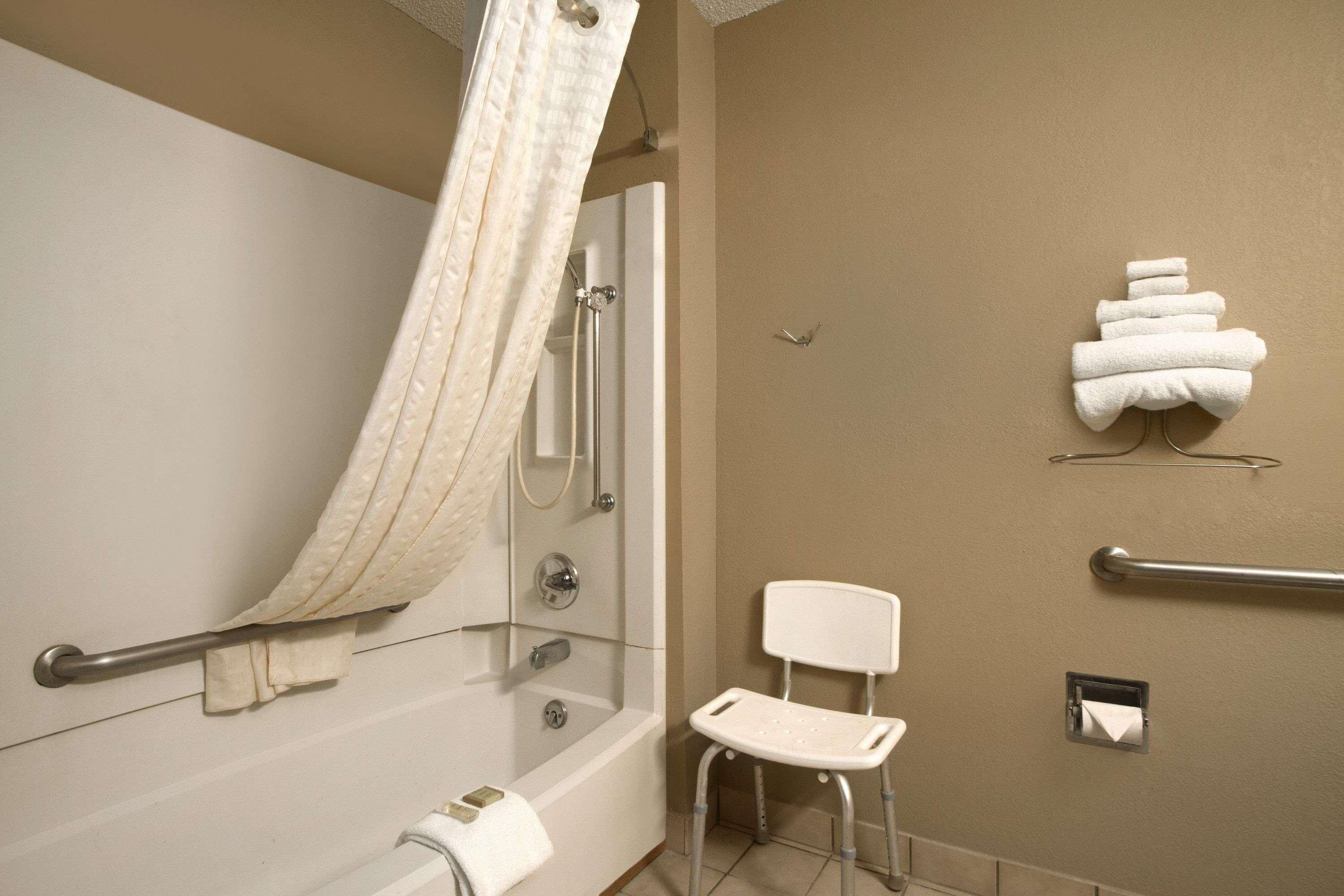 Super 8 By Wyndham Homewood Birmingham Area Bagian luar foto