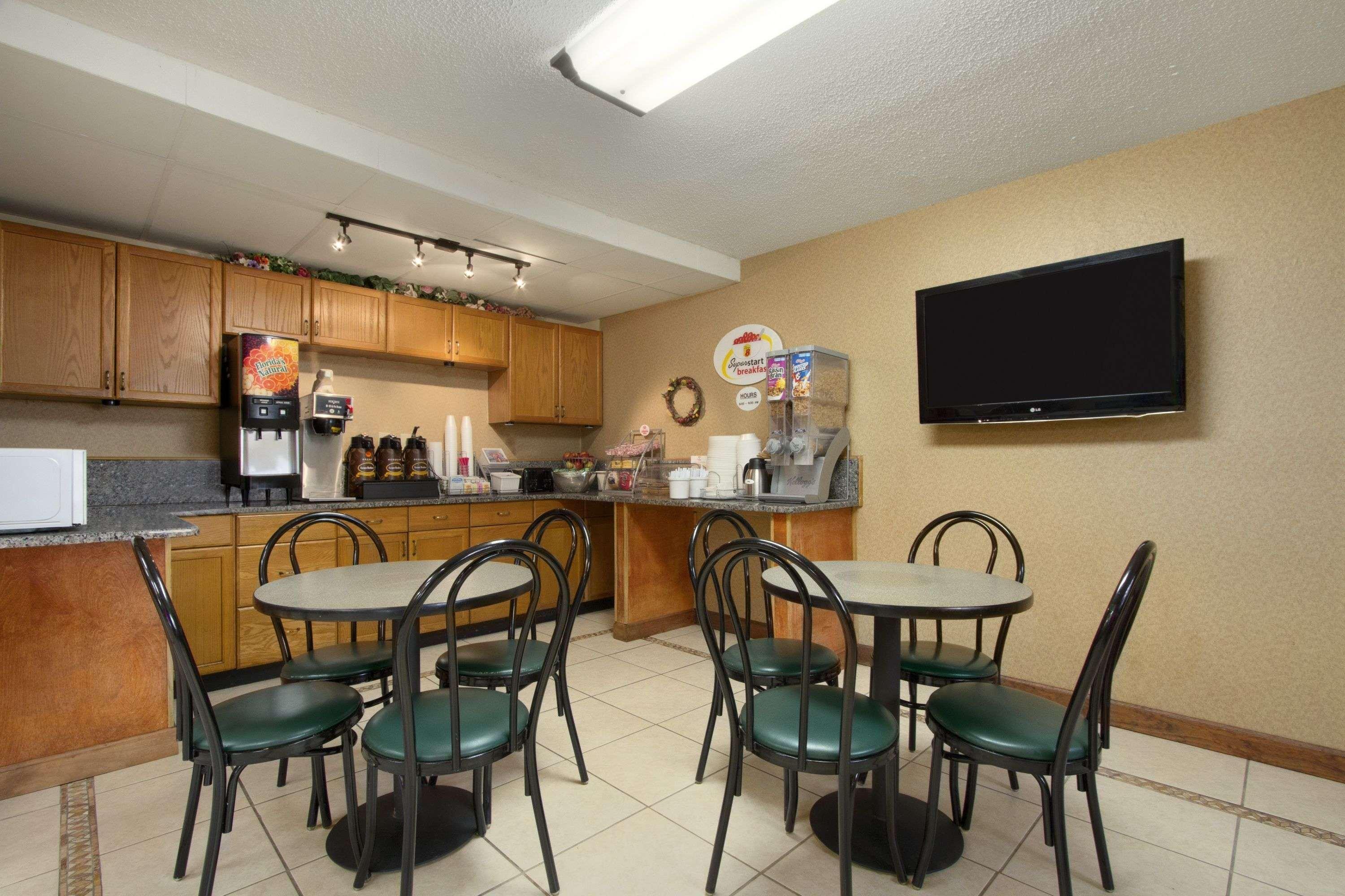 Super 8 By Wyndham Homewood Birmingham Area Bagian luar foto
